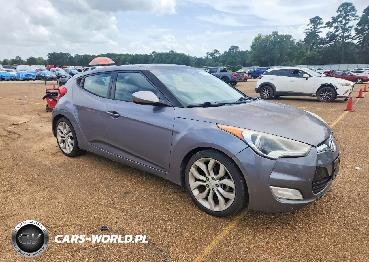 2013 Hyundai Veloster Base VIN:KMHTC6AD1DU145504 - 4