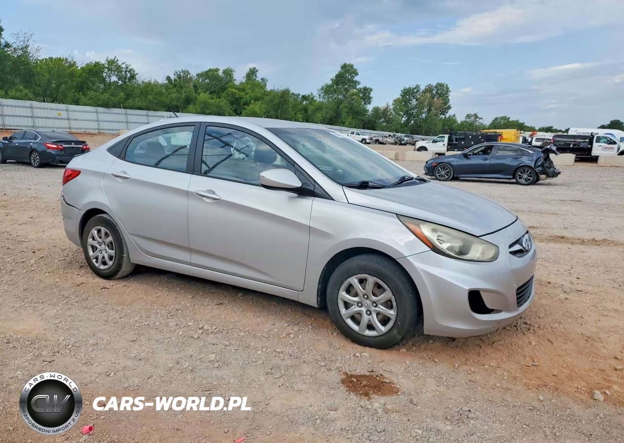 2014 Hyundai Accent Gls VIN:KMHCT4AE5EU608629 - 4