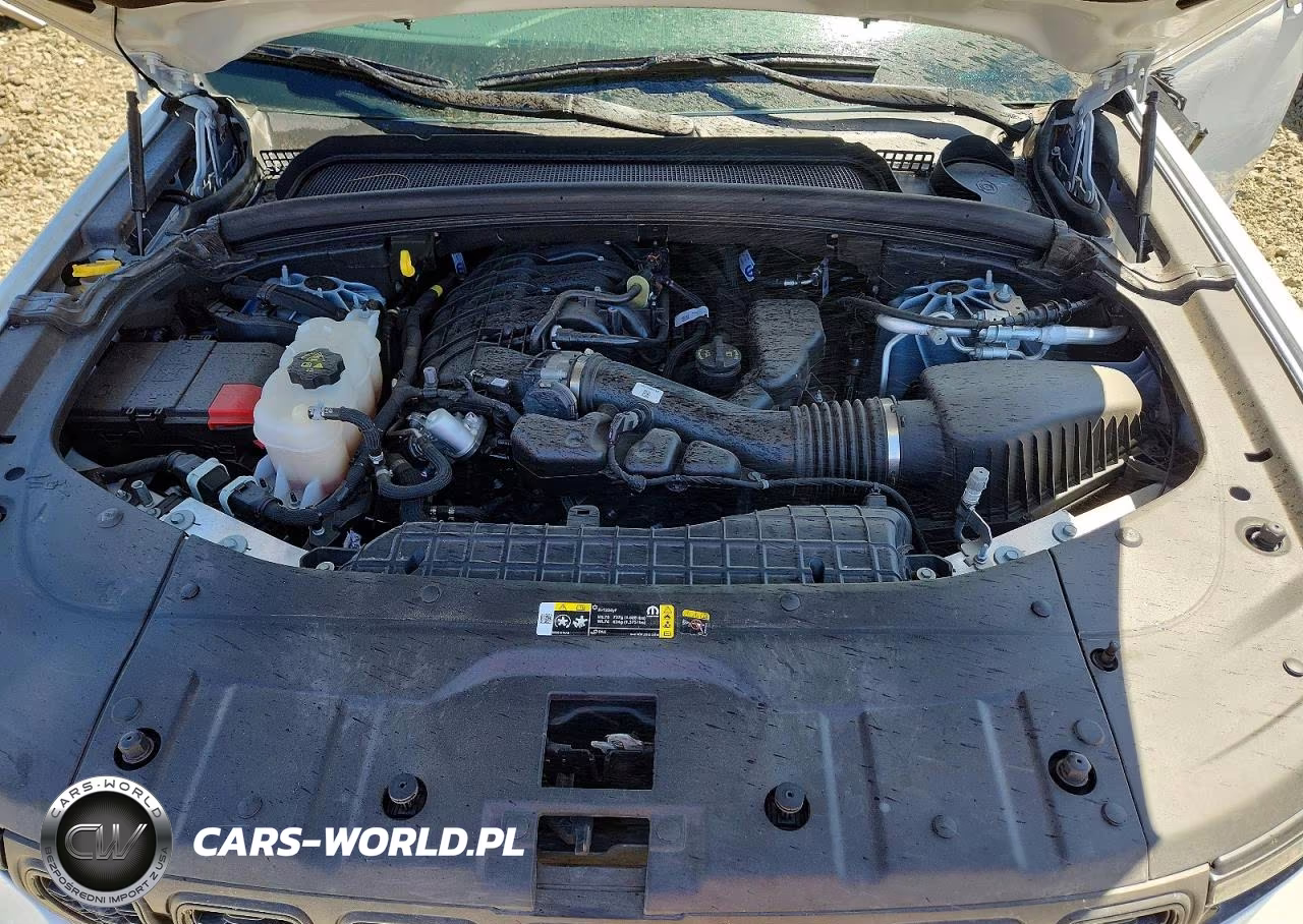 2025 Jeep Grand Cherokee Laredo VIN:1C4RJHAG8S8699493 - 12