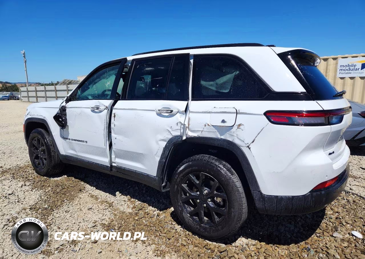 2025 Jeep Grand Cherokee Laredo VIN:1C4RJHAG8S8699493 - 2