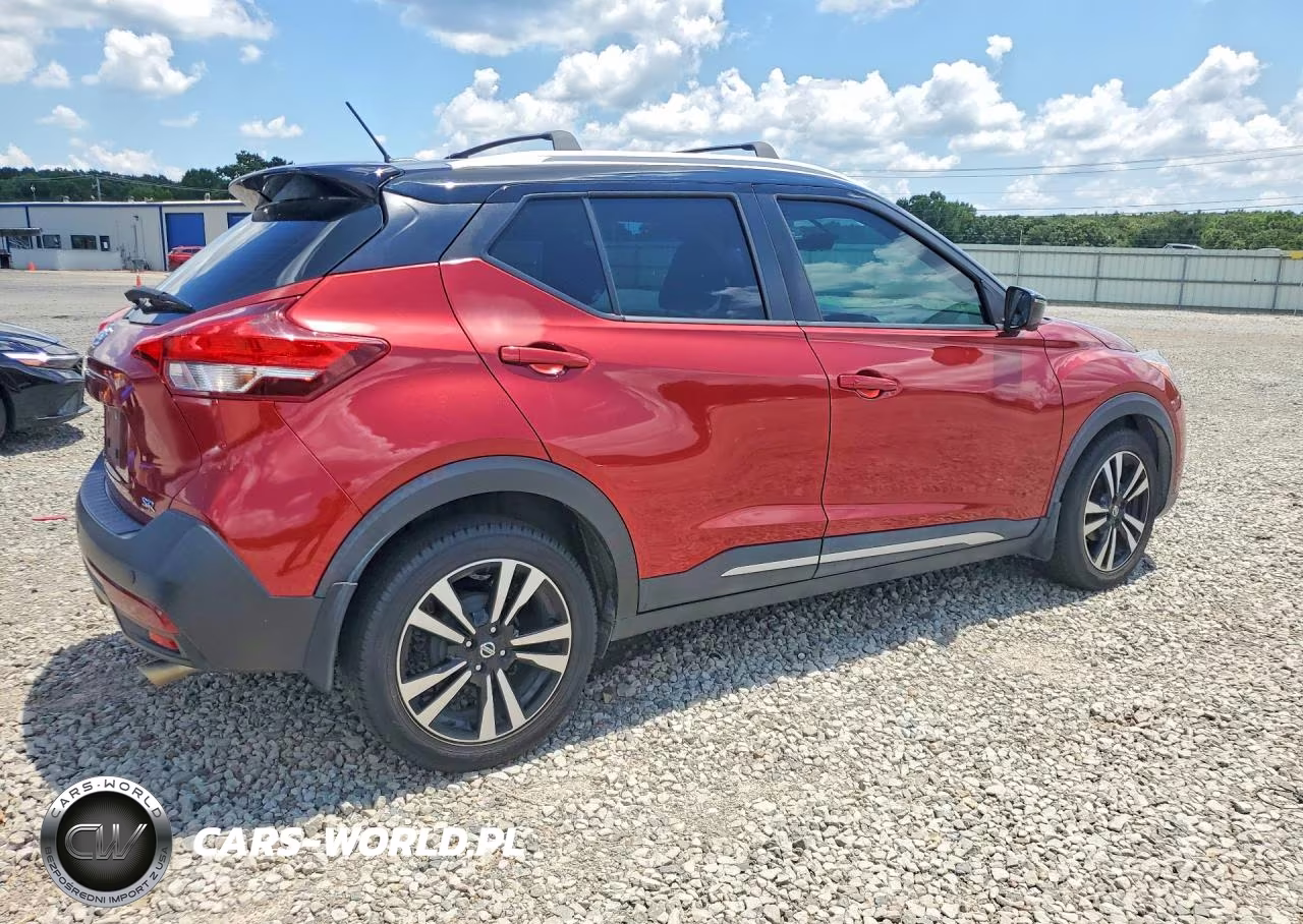2018 Nissan Kicks Sr VIN:3N1CP5CU9JL502131 - 3