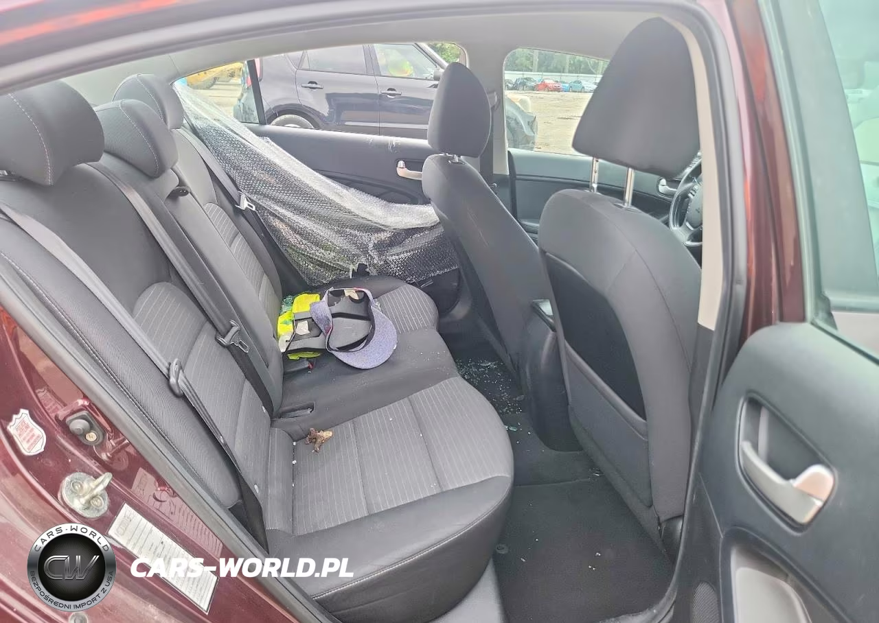 2018 Kia Forte Lx VIN:3KPFL4A77JE196533 - 10
