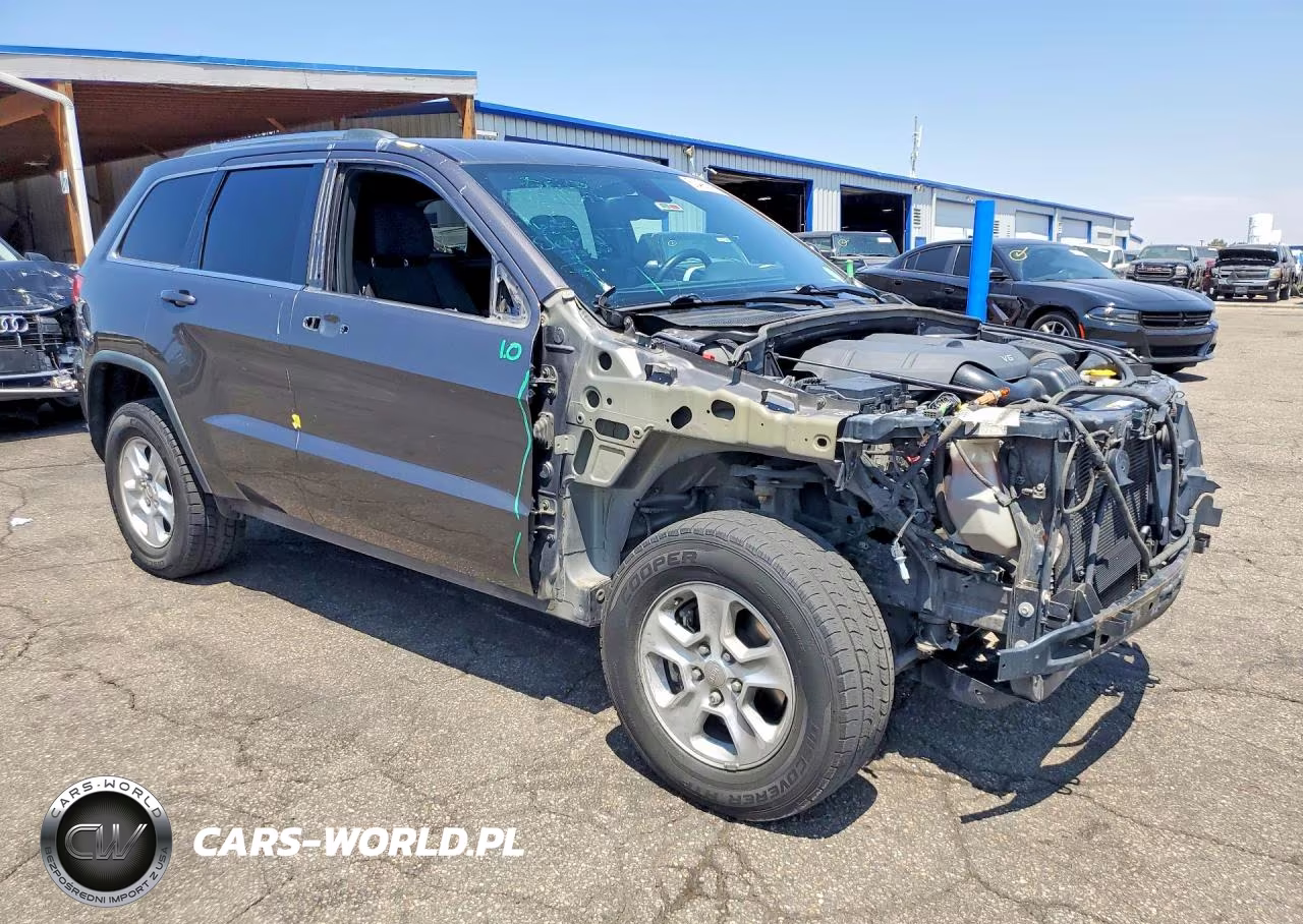 2014 Jeep Grand Cherokee Laredo VIN:1C4RJFAG8EC470317 - 4