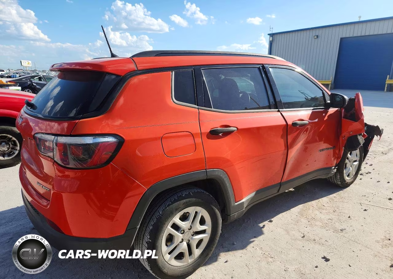 2018 Jeep Compass Sport VIN:3C4NJCAB2JT140026 - 3