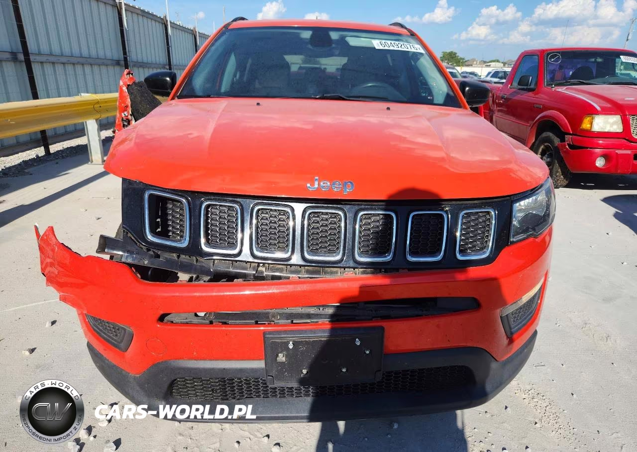2018 Jeep Compass Sport VIN:3C4NJCAB2JT140026 - 5