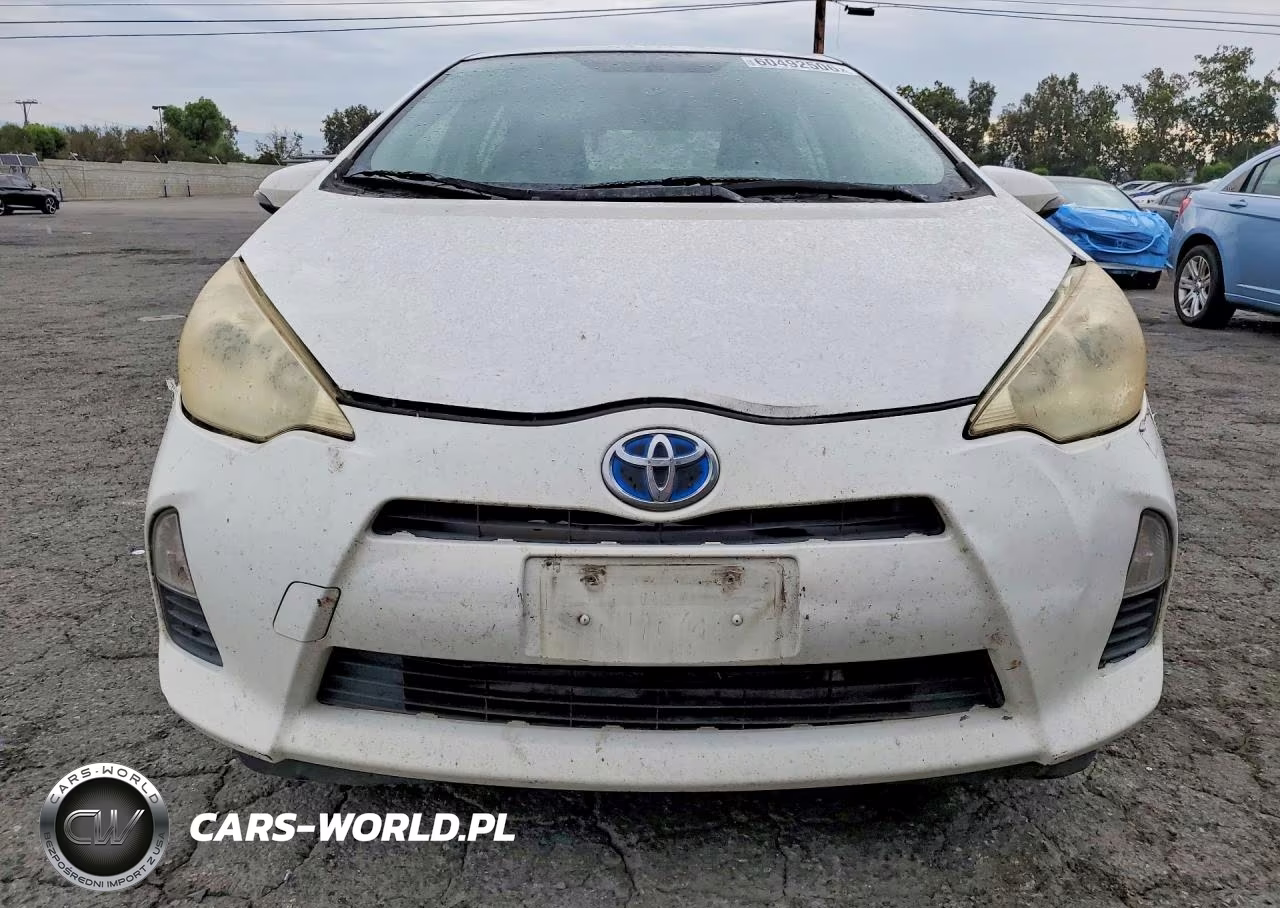 2013 Toyota Prius C One VIN:JTDKDTB37D1552326 - 5