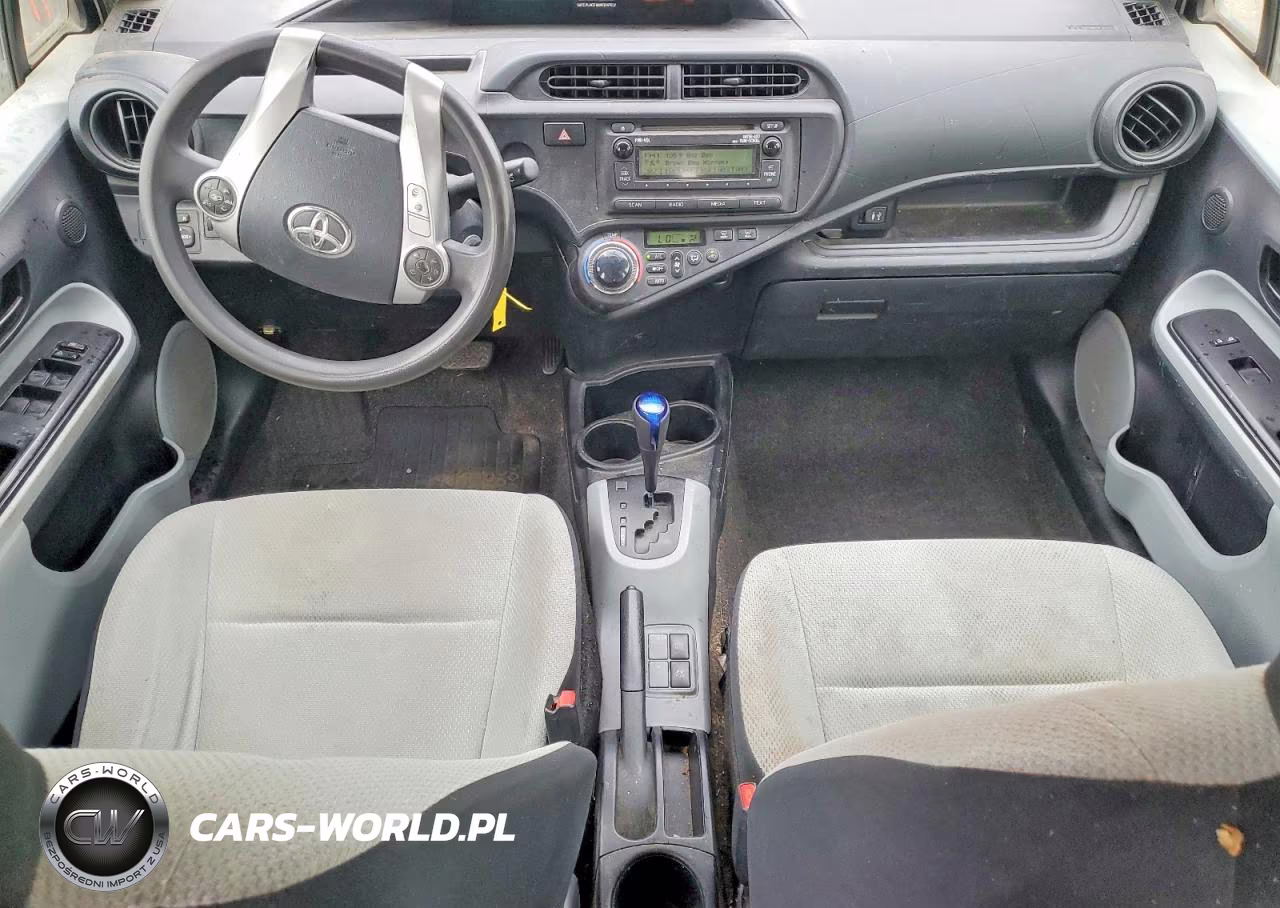 2013 Toyota Prius C One VIN:JTDKDTB37D1552326 - 8