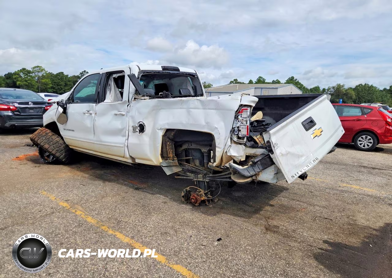 2018 Chevrolet Silverado C1500 Lt VIN:1GCRCREC0JZ358072 - 2