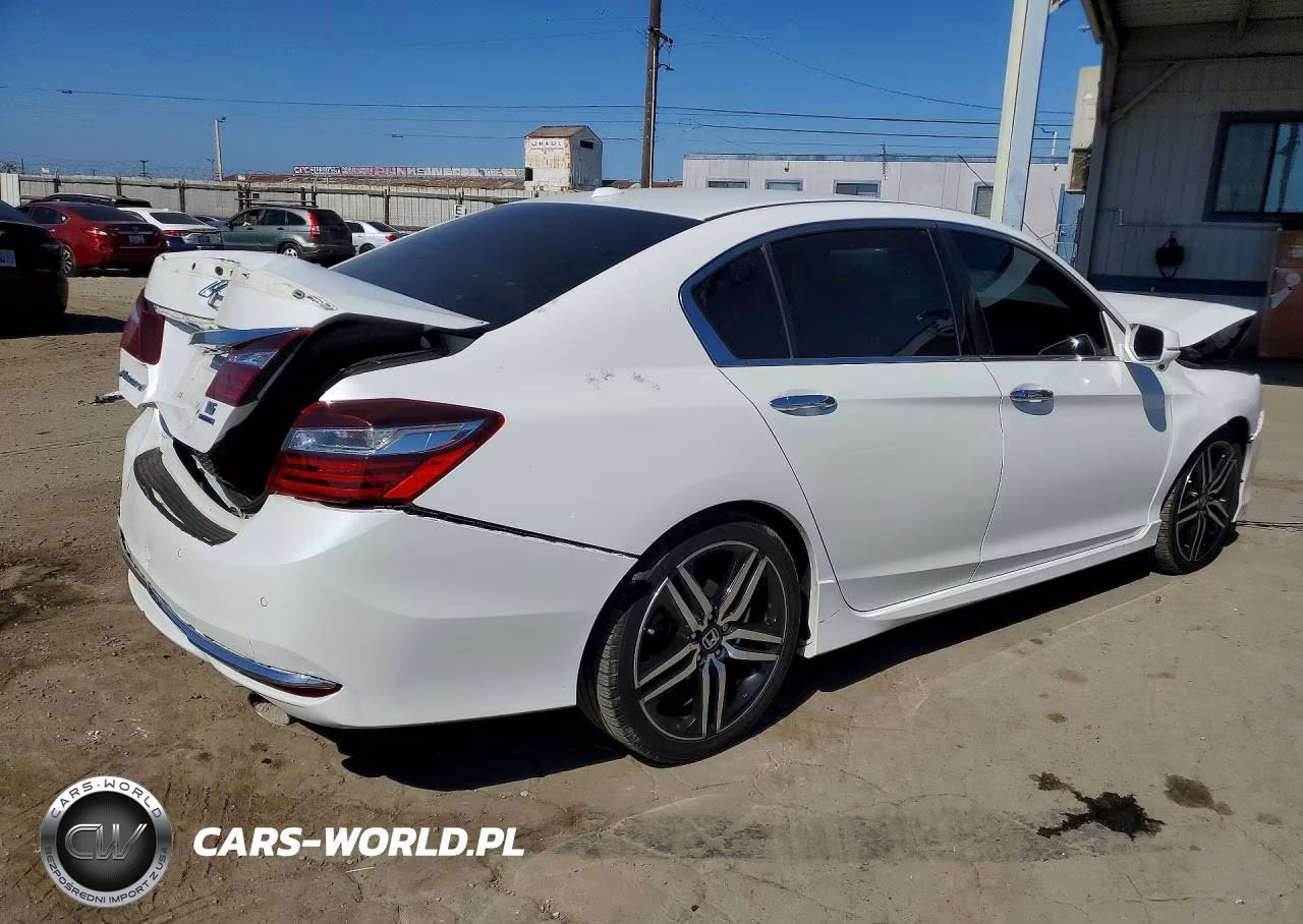 2017 Honda Accord Touring VIN:1HGCR3F90HA017947 - 3