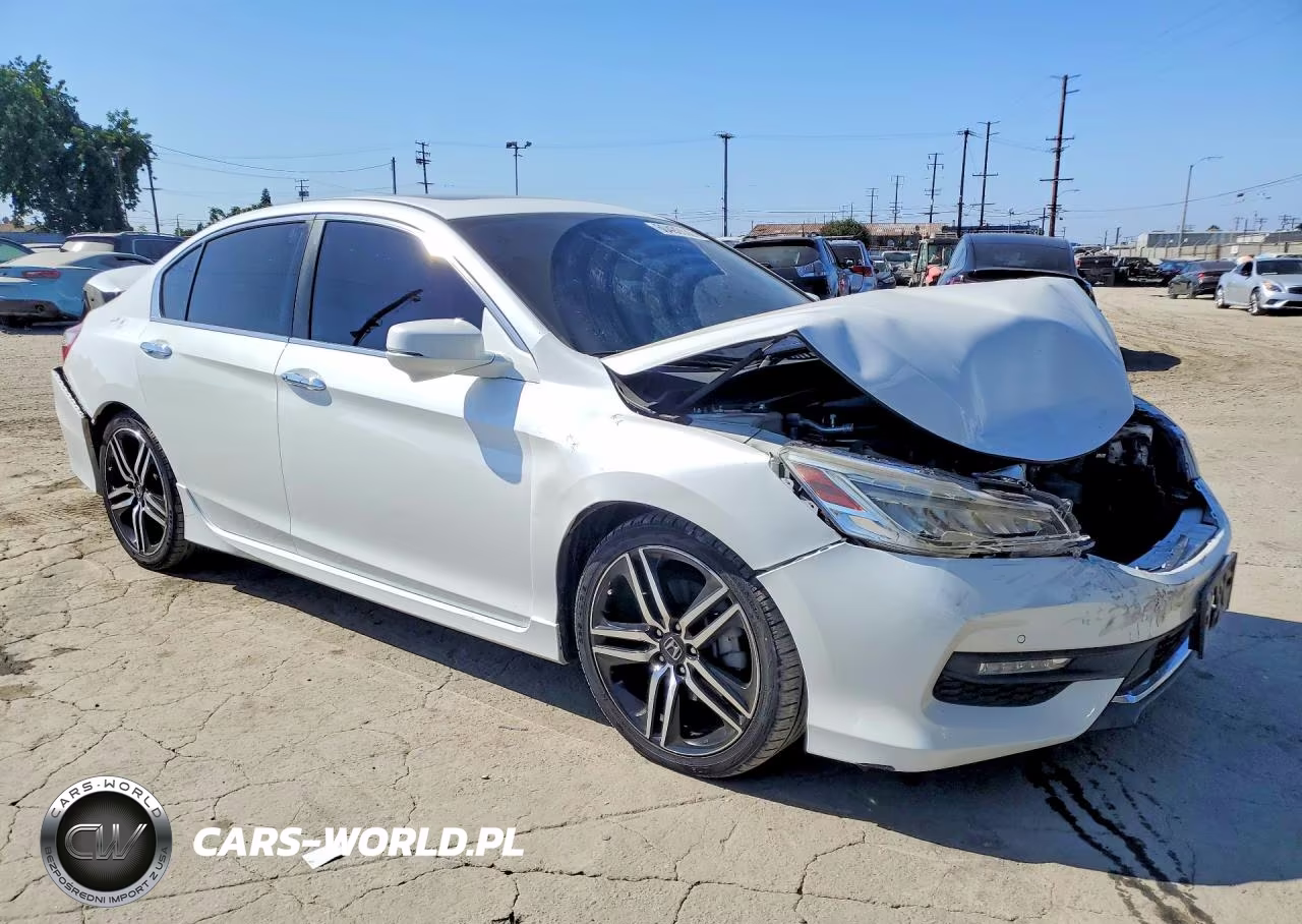 2017 Honda Accord Touring VIN:1HGCR3F90HA017947 - 4