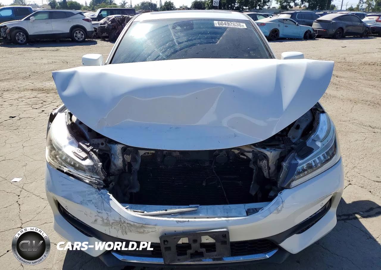 2017 Honda Accord Touring VIN:1HGCR3F90HA017947 - 5