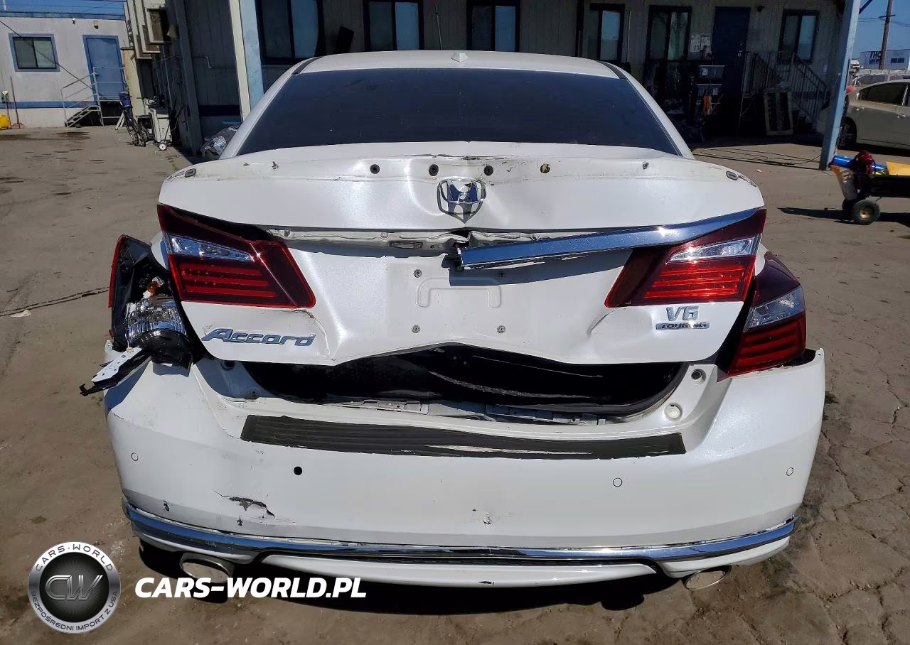2017 Honda Accord Touring VIN:1HGCR3F90HA017947 - 6
