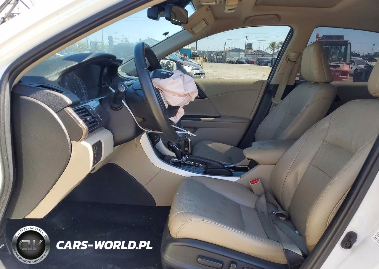 2017 Honda Accord Touring VIN:1HGCR3F90HA017947 - 7
