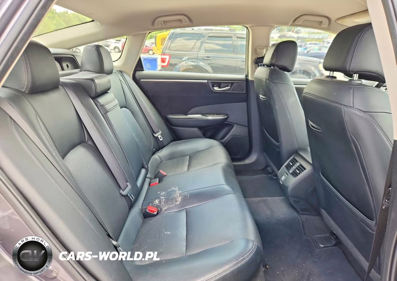 2018 Honda Clarity Touring VIN:JHMZC5F30JC024150 - 10
