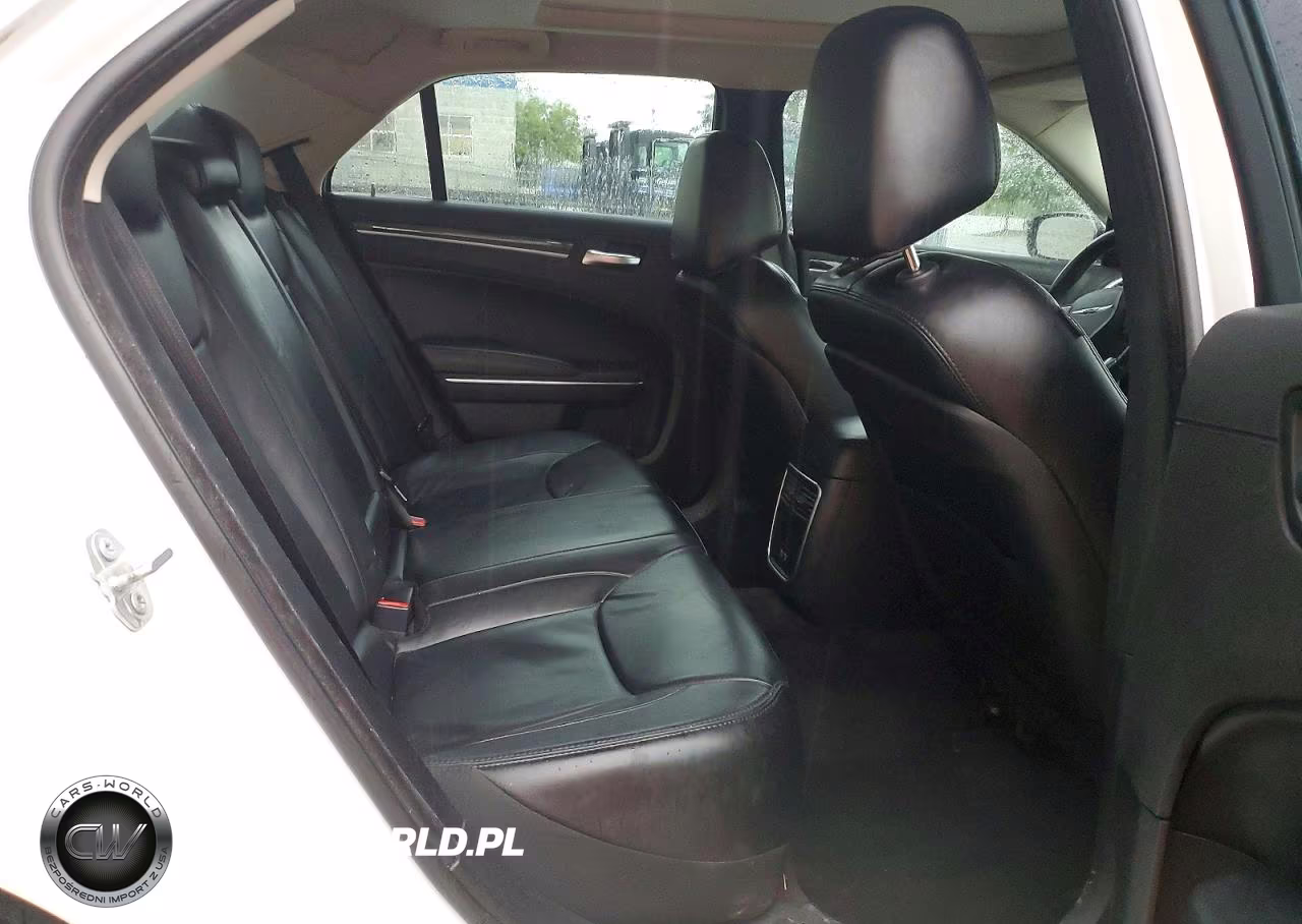 2017 Chrysler 300 Limited VIN:2C3CCARG0HH534735 - 10