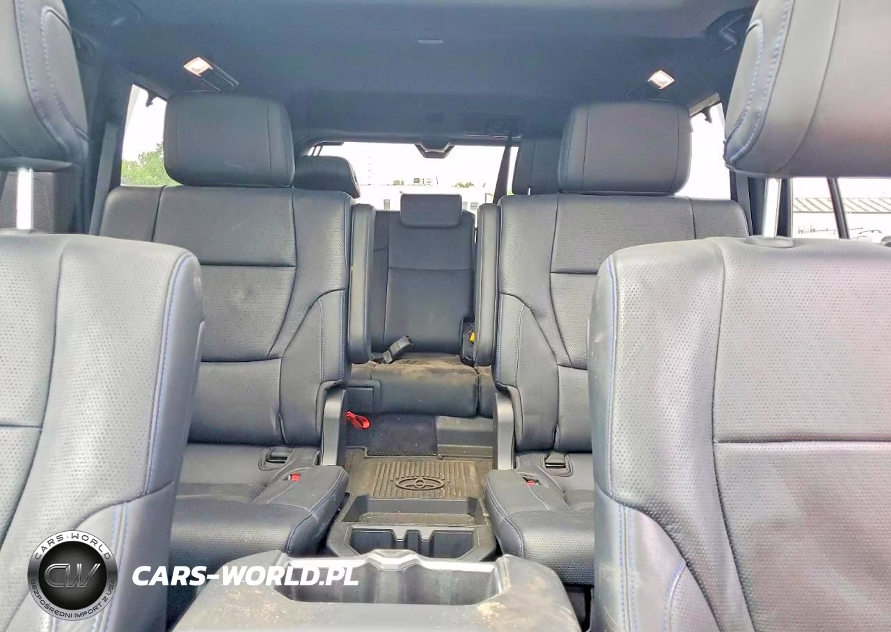 2025 Toyota Sequoia Platinum VIN:7SVAAABAXSX065581 - 10