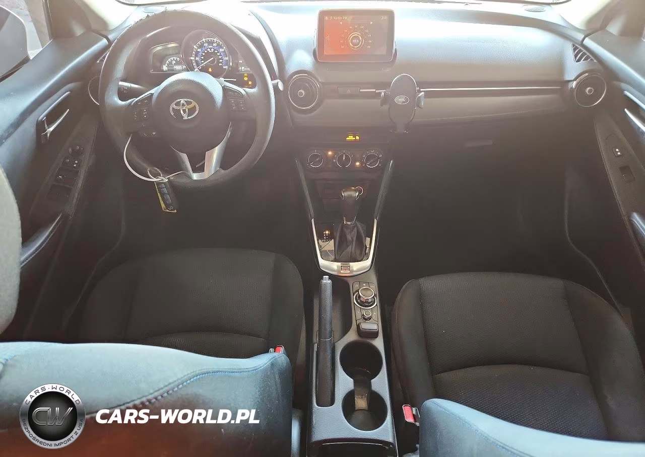2018 Toyota Yaris Ia Base VIN:3MYDLBYV1JY306413 - 8