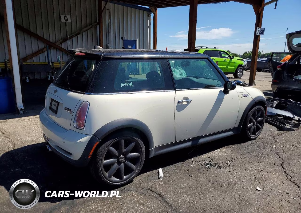 2006 Mini Cooper S VIN:WMWRE33526TL15999 - 3