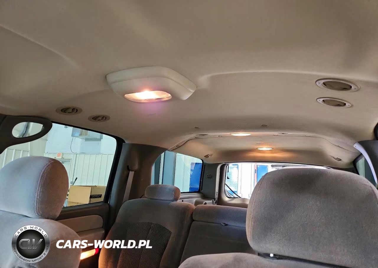 2002 Chevrolet Suburban C2500 VIN:3GNGC26G52G253083 - 10
