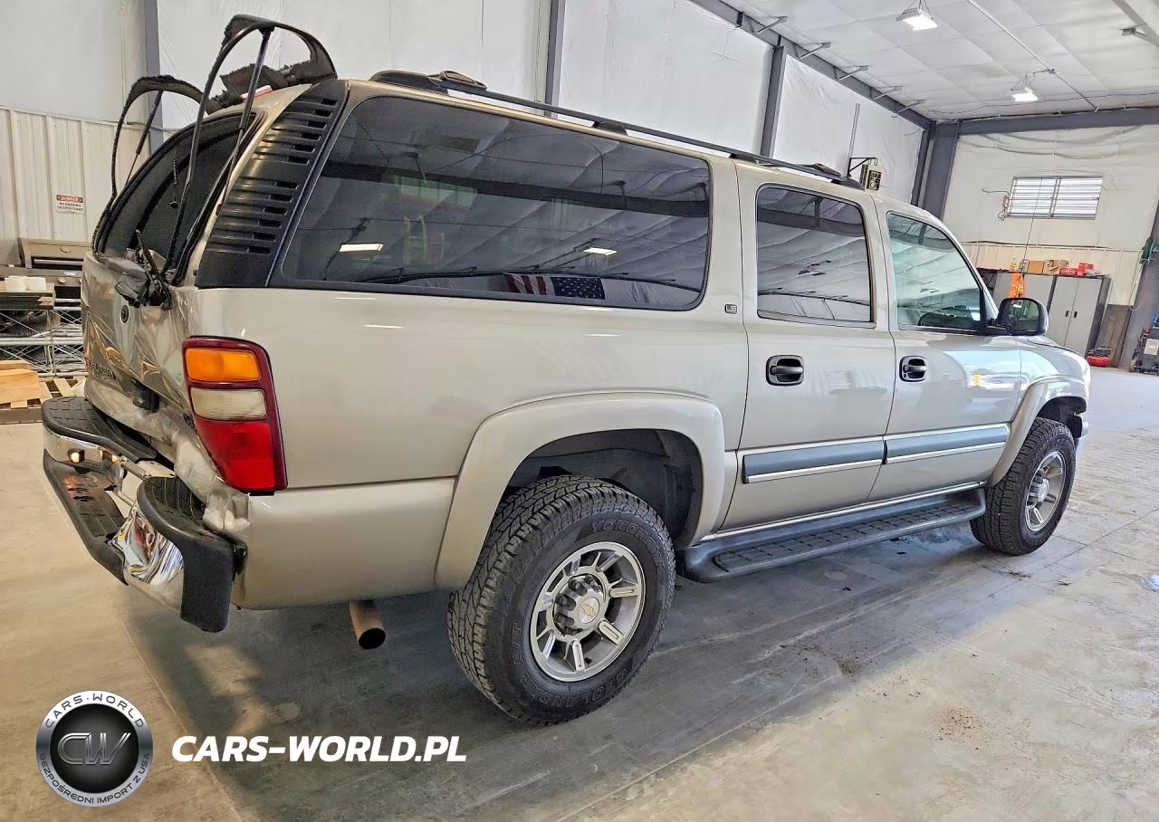2002 Chevrolet Suburban C2500 VIN:3GNGC26G52G253083 - 3