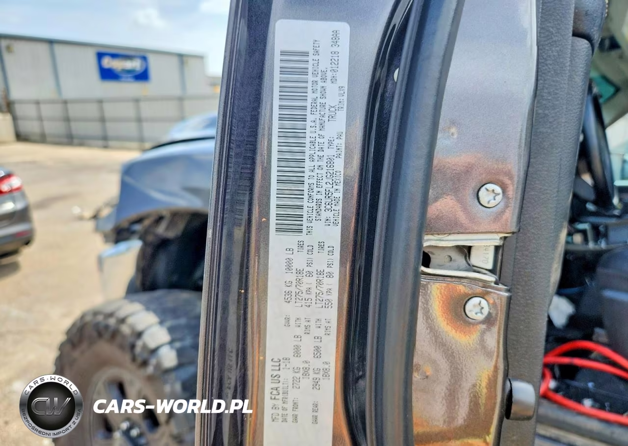 2018 Ram 2500 Laramie VIN:3C6UR5FL2JG216801 - 12