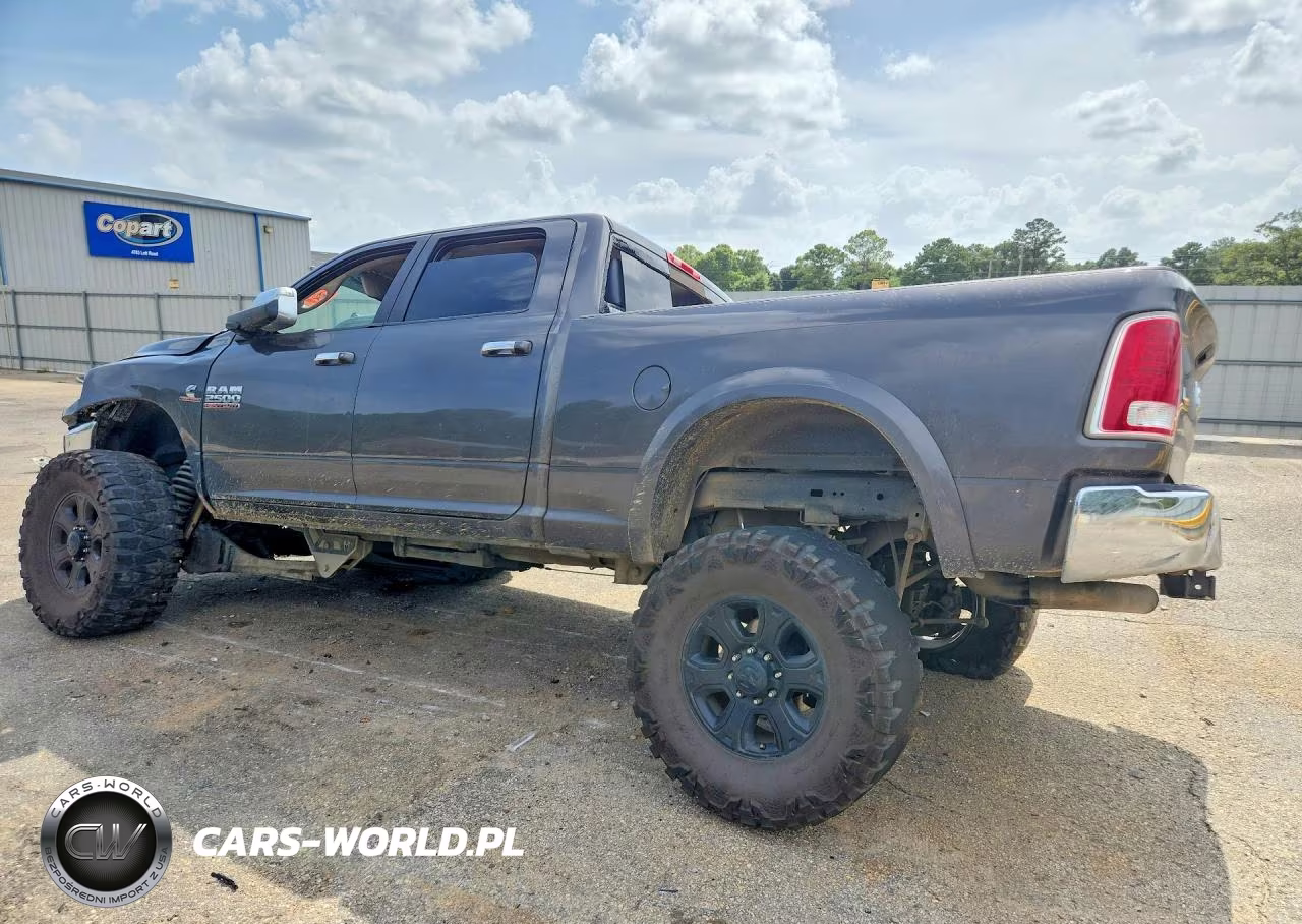 2018 Ram 2500 Laramie VIN:3C6UR5FL2JG216801 - 2