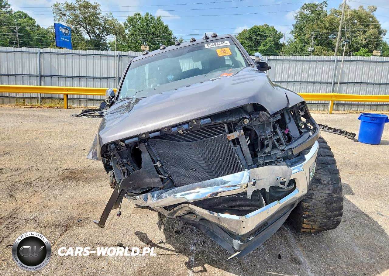 2018 Ram 2500 Laramie VIN:3C6UR5FL2JG216801 - 5