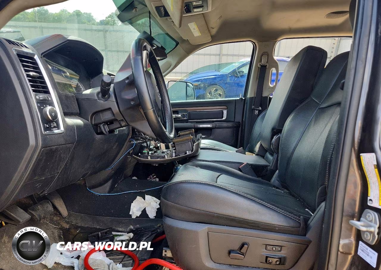 2018 Ram 2500 Laramie VIN:3C6UR5FL2JG216801 - 7