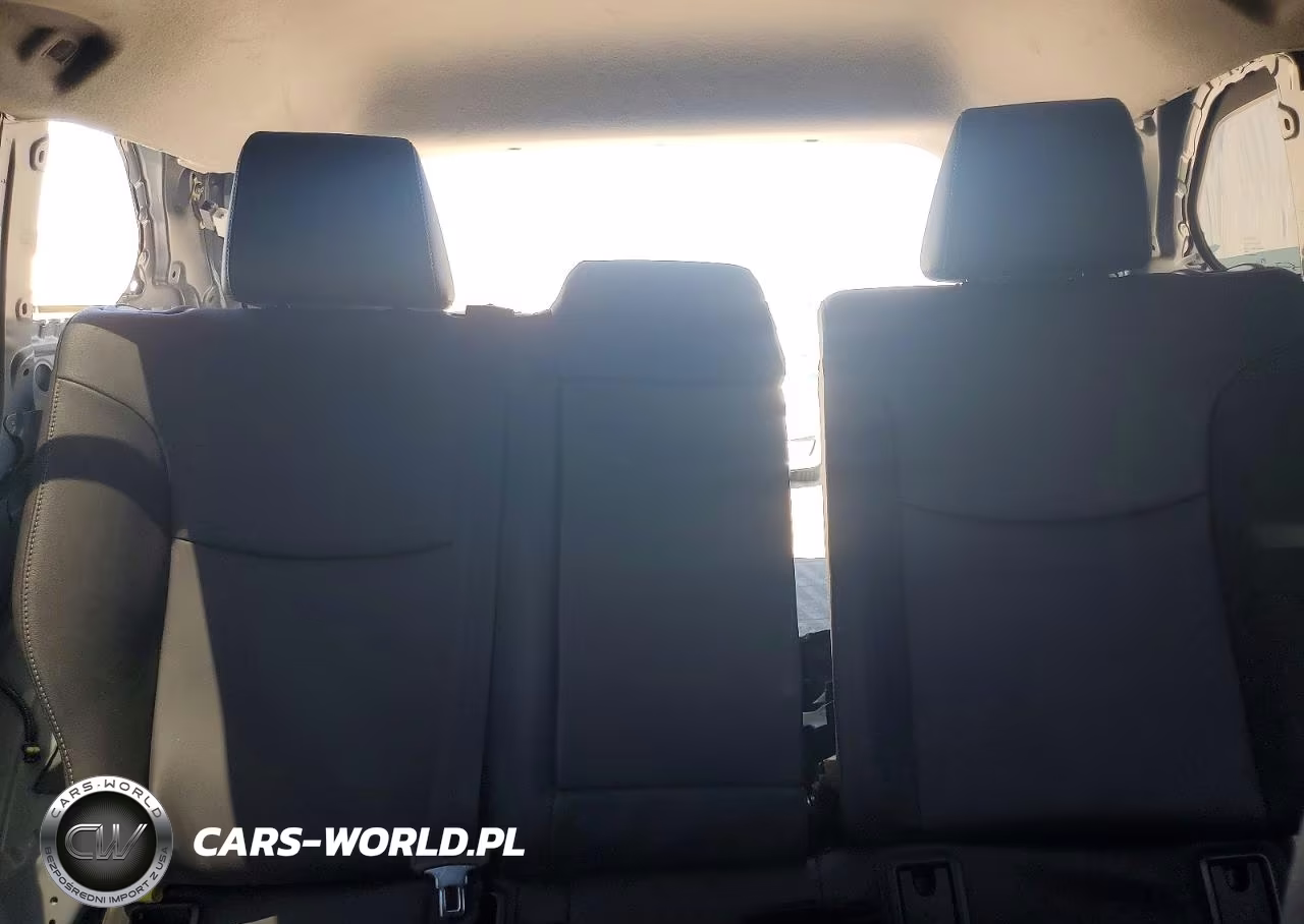 2022 Toyota Corolla Cross Xle VIN:7MUDAABG9NV041767 - 10