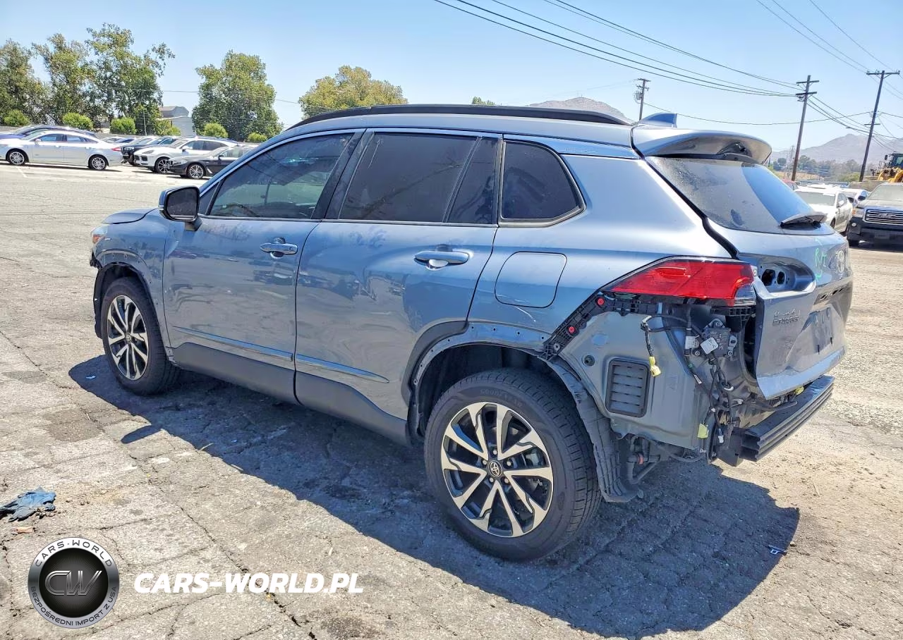 2022 Toyota Corolla Cross Xle VIN:7MUDAABG9NV041767 - 2
