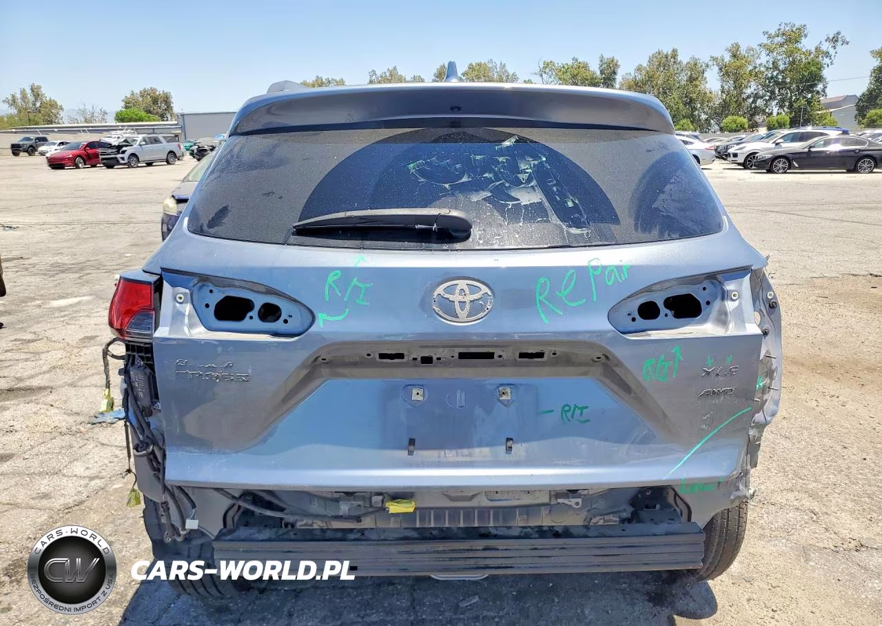 2022 Toyota Corolla Cross Xle VIN:7MUDAABG9NV041767 - 6