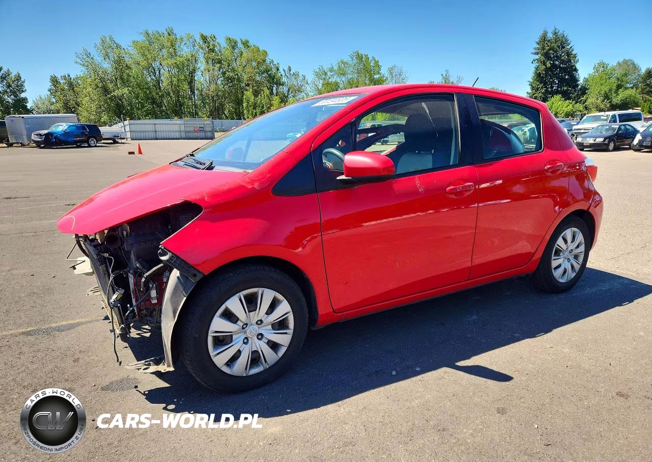 2013 Toyota Yaris 5-Door Le