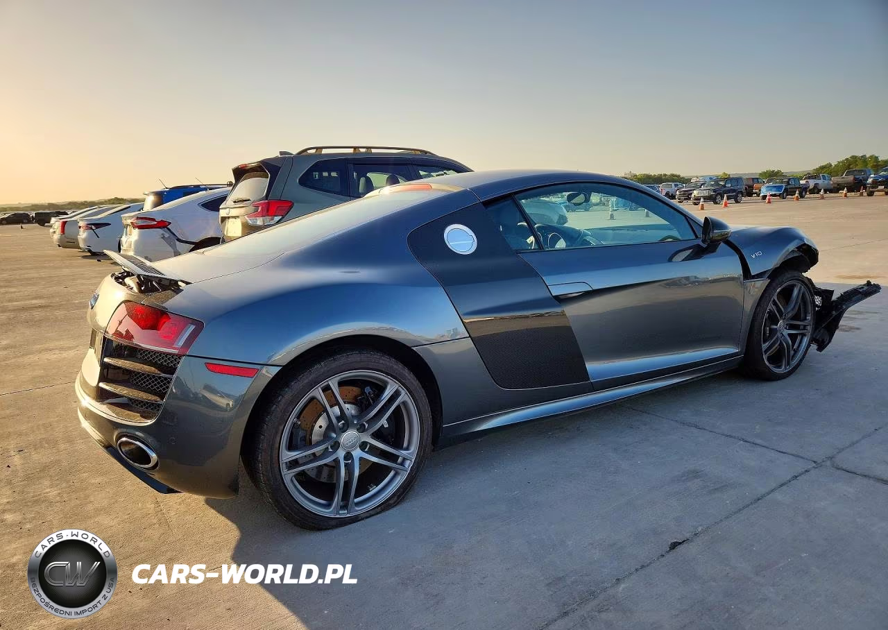 2012 Audi R8 5.2 Quattro VIN:WUAGNAFG5CN001102 - 3