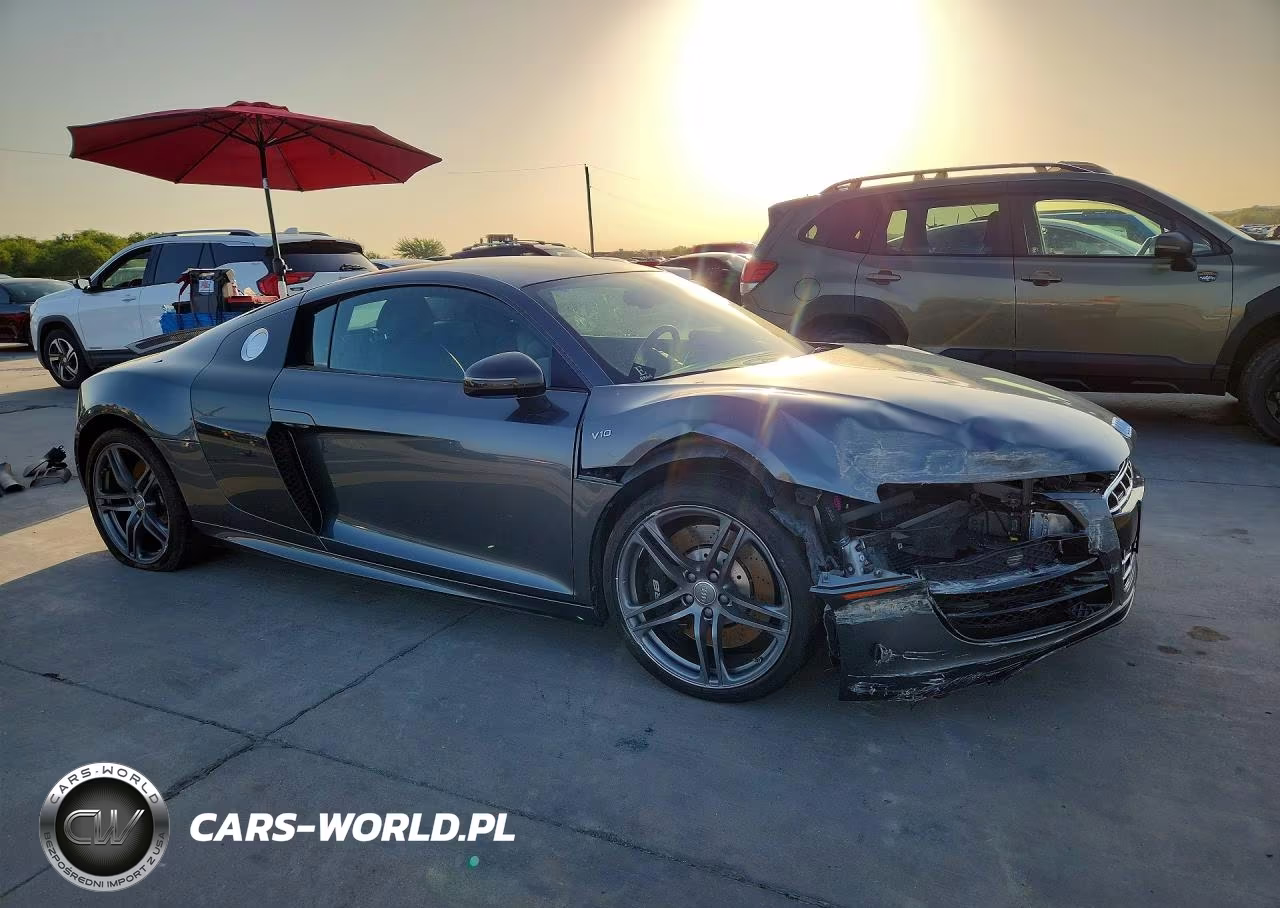 2012 Audi R8 5.2 Quattro VIN:WUAGNAFG5CN001102 - 4