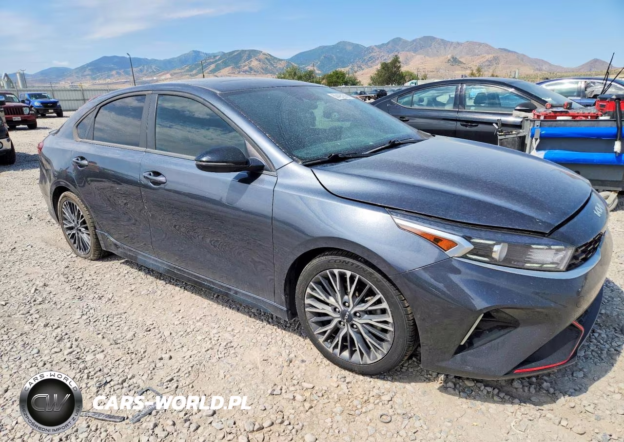 2023 Kia Forte Gt Line VIN:3KPF54AD7PE572124 - 4