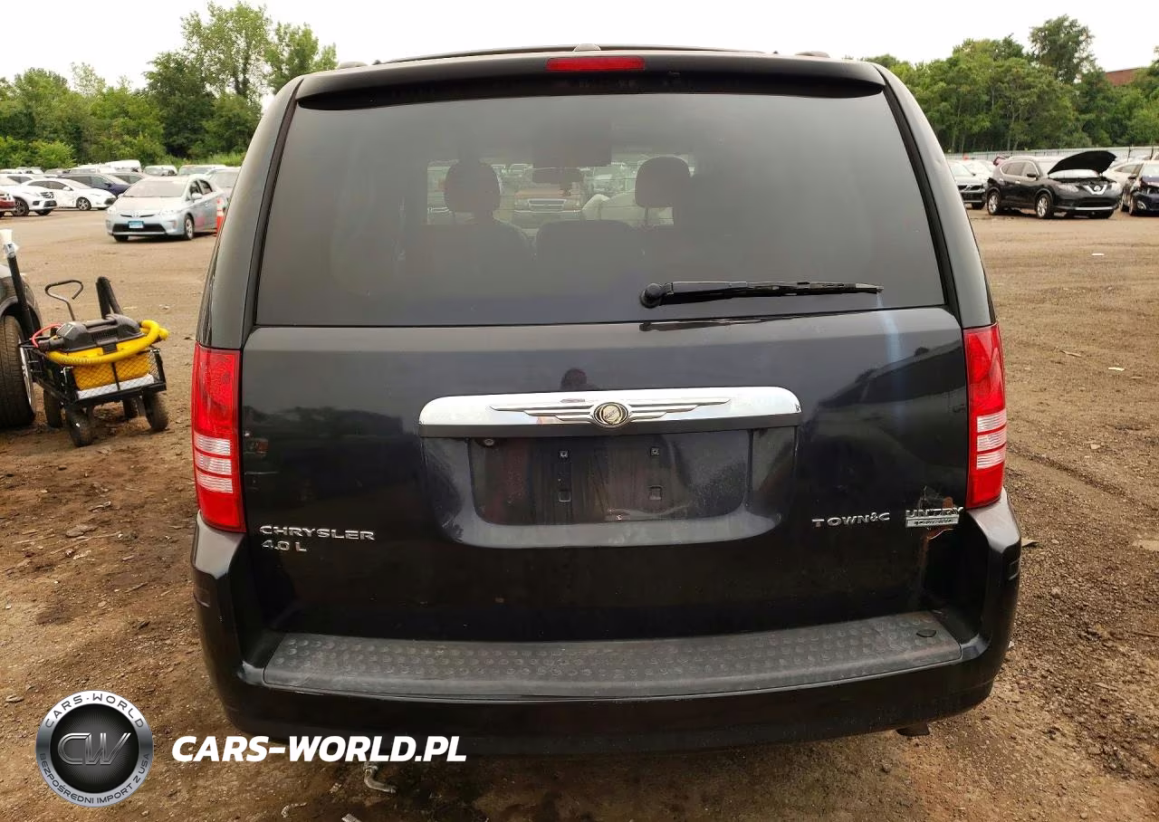 2010 Chrysler Town & Country Touring Plus VIN:2A4RR8DX1AR334218 - 6