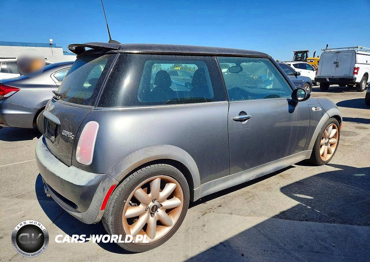 2005 Mini Cooper S VIN:WMWRE33425TD90680 - 3