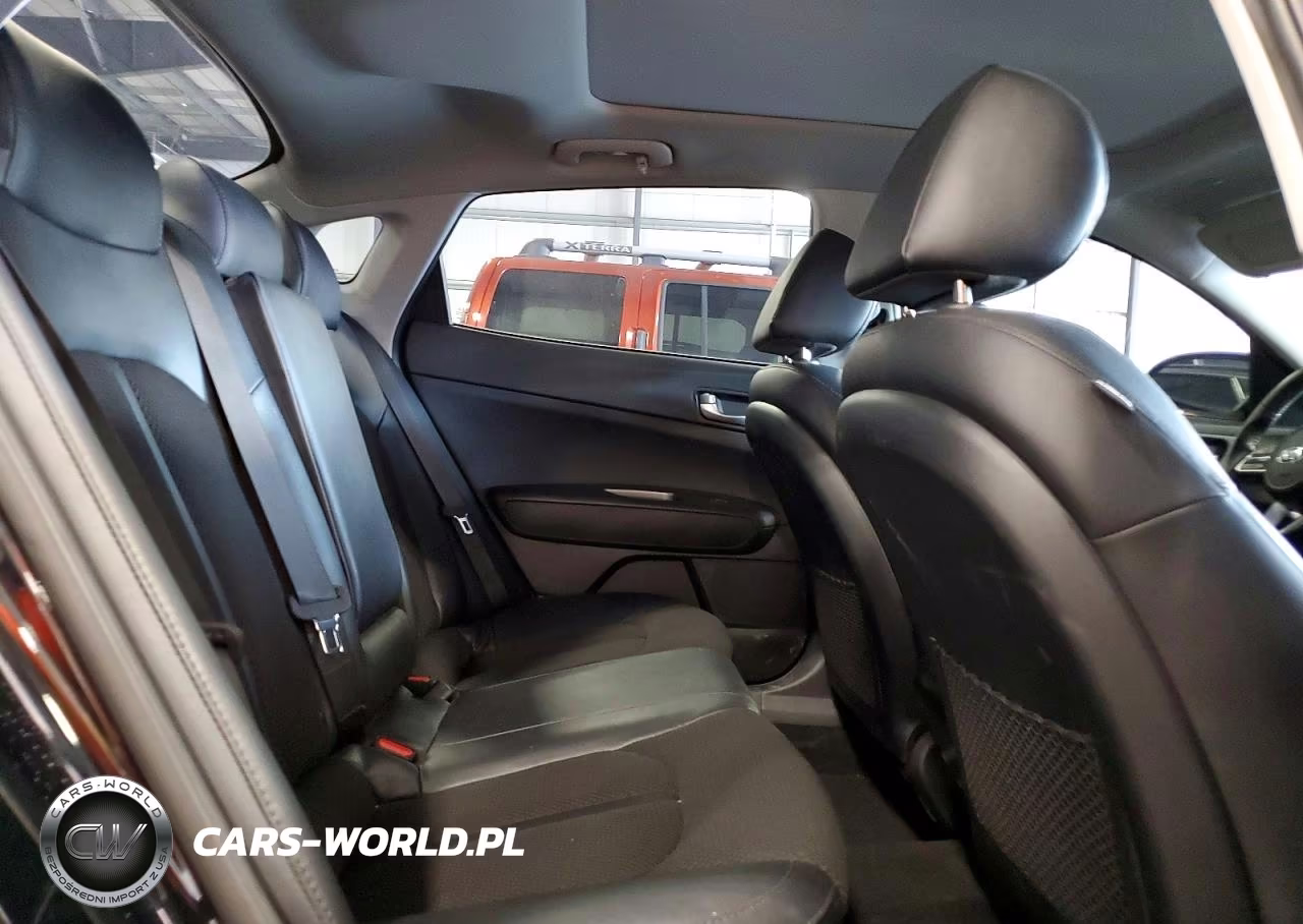2019 Kia Optima S VIN:5XXGT4L37KG361181 - 10
