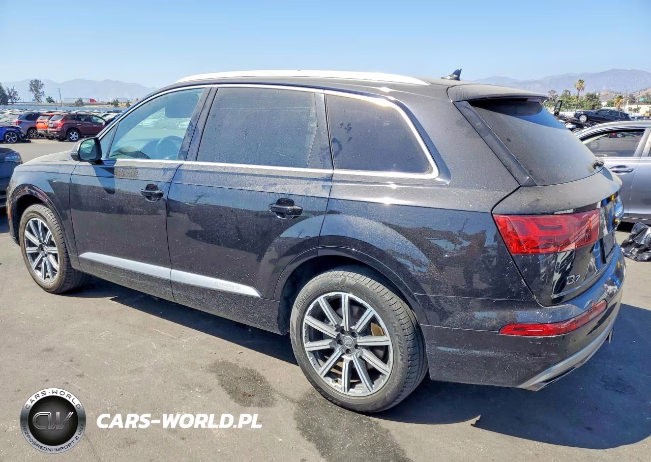 2017 Audi Q7 Prestige VIN:WA1VAAF72HD017877 - 2