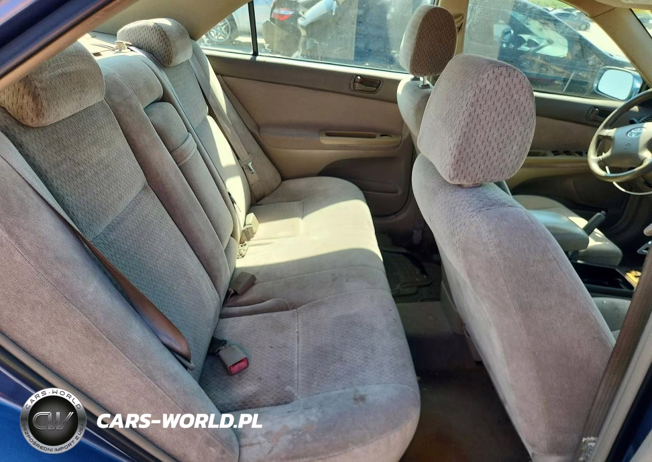 2003 Toyota Camry Le VIN:4T1BE32K43U662960 - 10