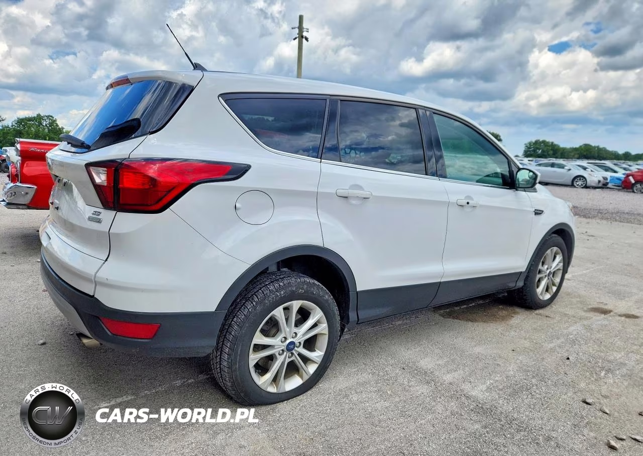 2019 Ford Escape Se VIN:1FMCU0GD7KUB58613 - 3