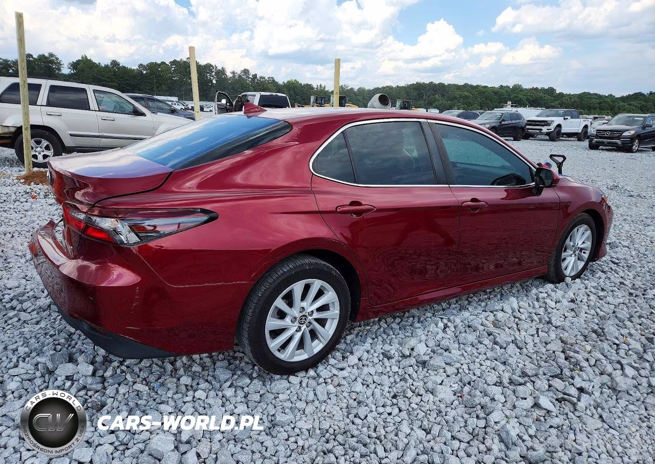 2022 Toyota Camry Le VIN:4T1C11AKXNU667377 - 3