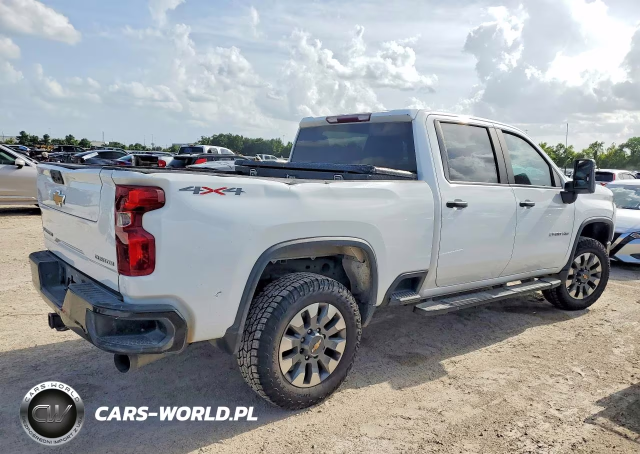 2023 Chevrolet Silverado K2500 Custom VIN:2GC4YMEY6P1725973 - 3