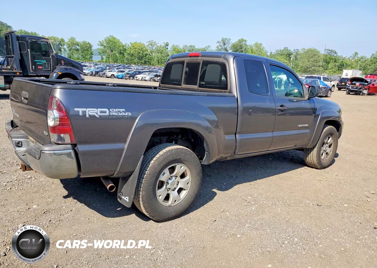 2013 Toyota Tacoma V6 VIN:5TFUU4EN3DX052415 - 3
