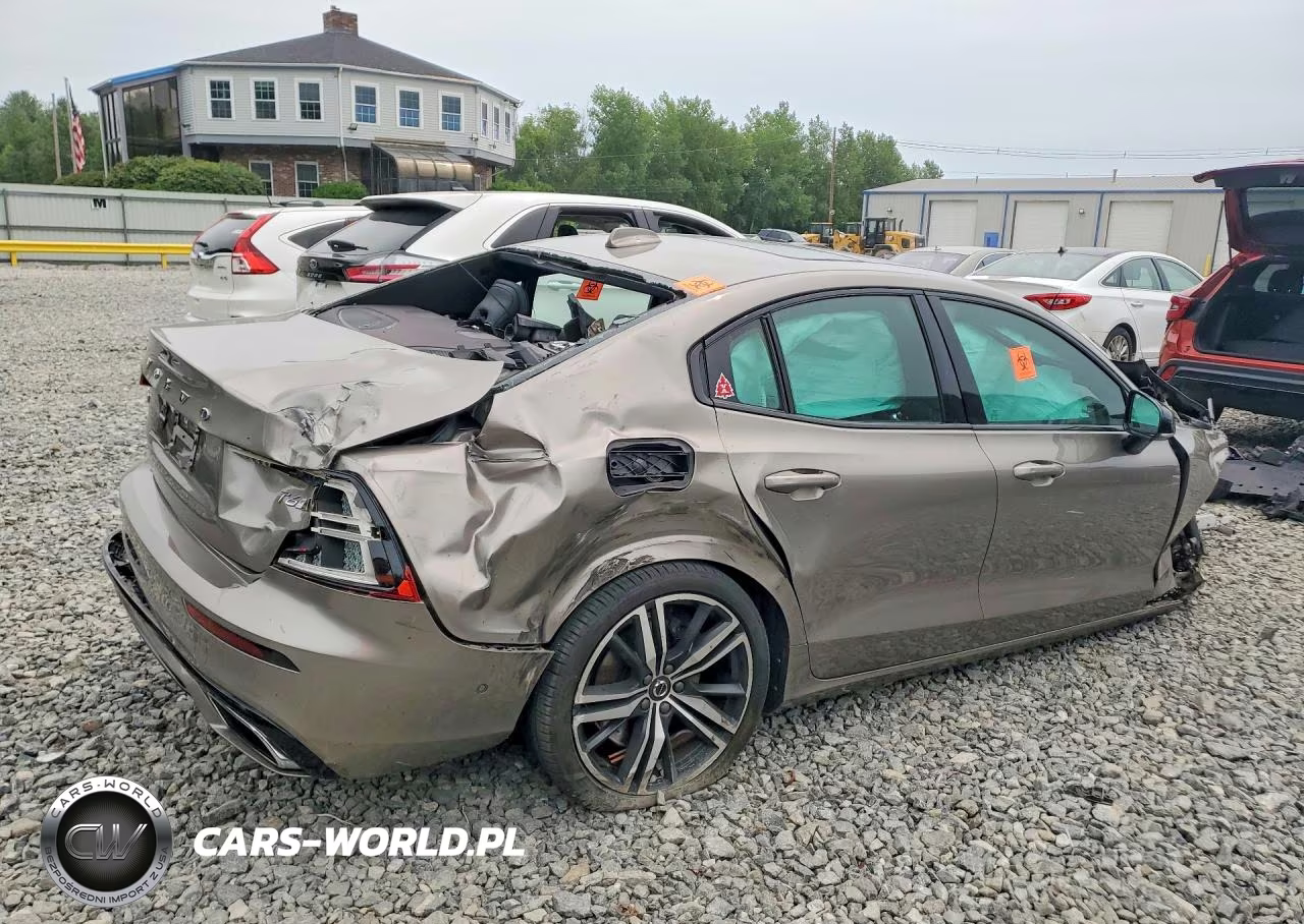2019 Volvo S60 T6 R-Design VIN:7JRA22TM9KG012300 - 3
