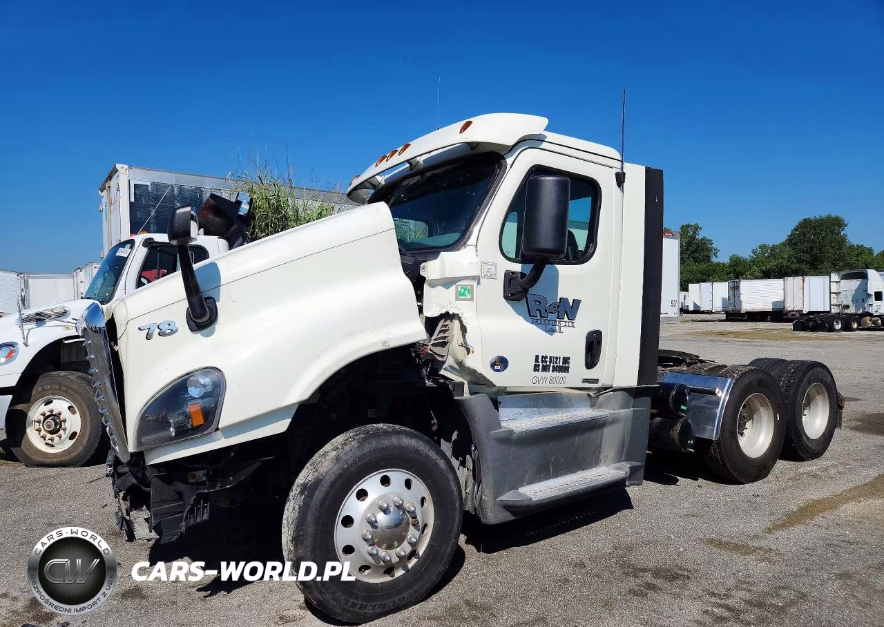 2018 Freightliner Cascadia 125 Semi Truck
