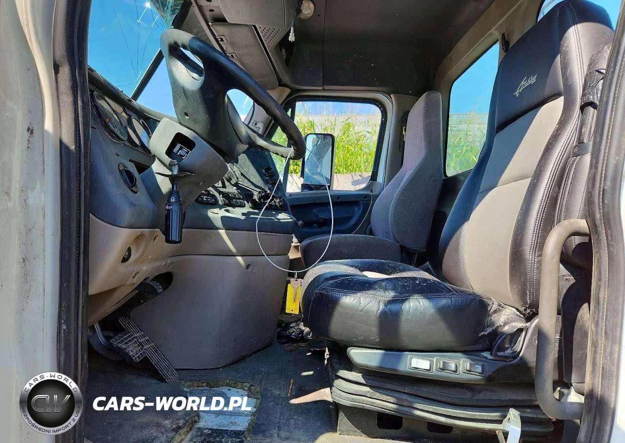 2018 Freightliner Cascadia 125 Semi Truck VIN:3AKJGEDR7JSJV9374 - 7