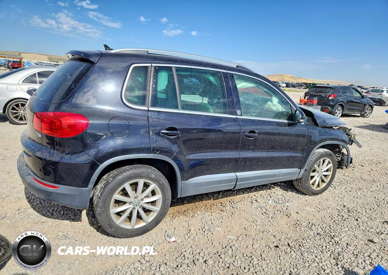 2017 Volkswagen Tiguan Wolfsburg VIN:WVGRV7AX1HW507099 - 3