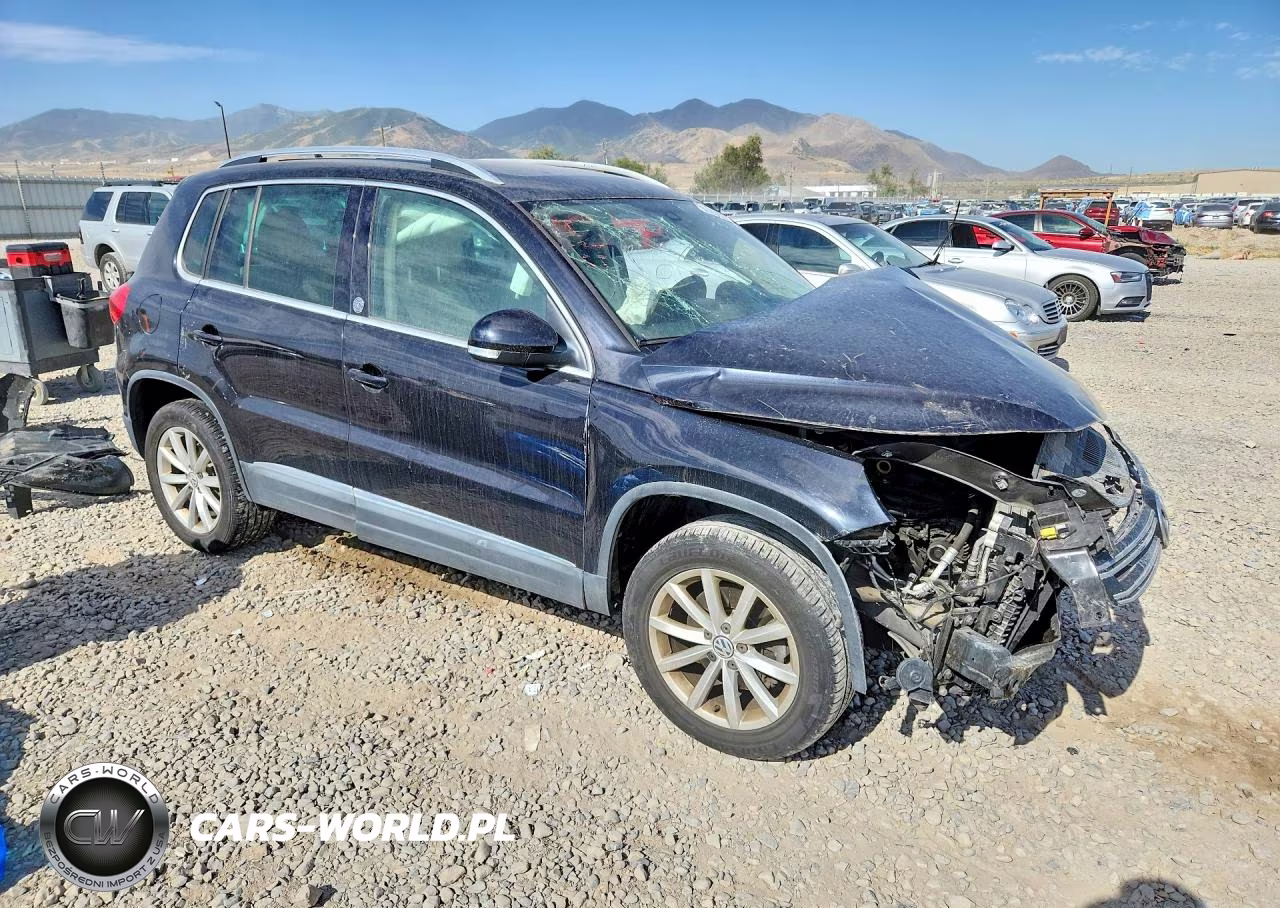 2017 Volkswagen Tiguan Wolfsburg VIN:WVGRV7AX1HW507099 - 4