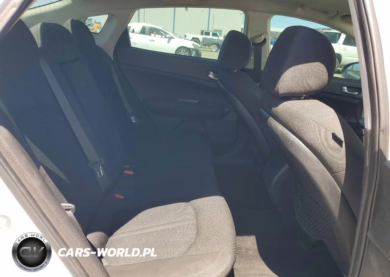 2019 Kia Optima Lx VIN:5XXGT4L36KG359518 - 10